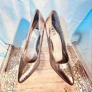 Heels NWT Size 10